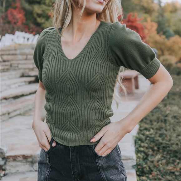 Brand New from One Loved Babe ~ Olive Green Blouse with Puffy Sleeves ~ Medium - Picture 1 of 8